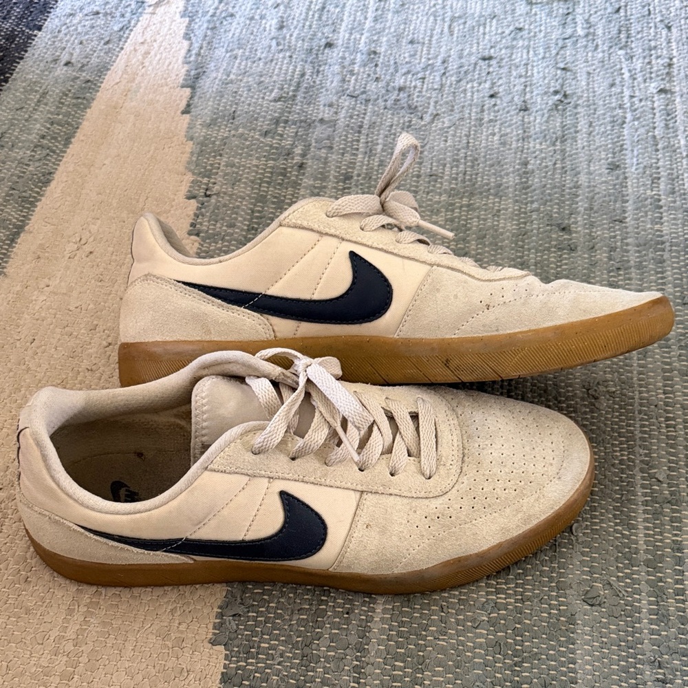 Nike Men’s White Suede Sneakers with Navy Swoosh and Gum Sole